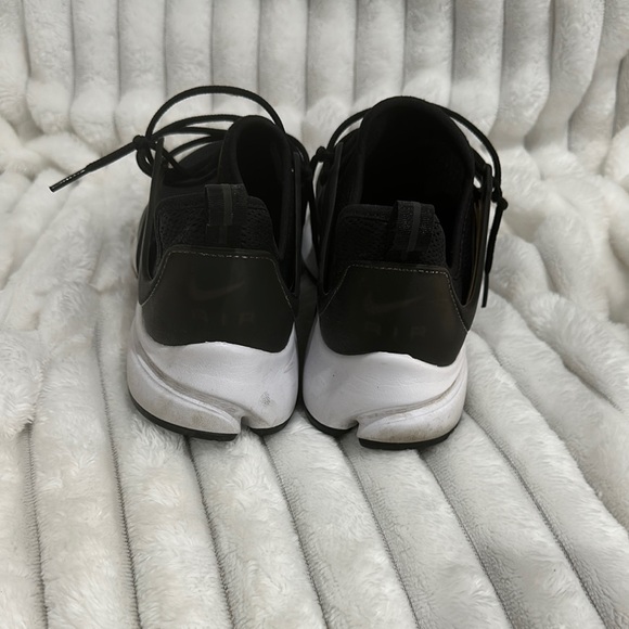 Nike Air Presto Men's Black Shoes - Picture 2 of 5